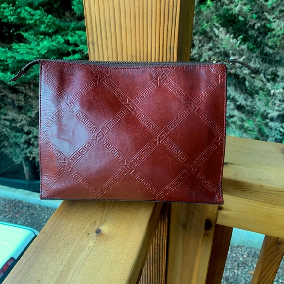 YSL Rare Vintage Mahogany Leather Clutch with Embossed YSL - Picture 2 of 11